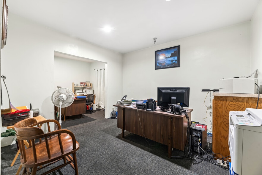 More Photos Of 400 W Alondra Blvd, Gardena Warehouse For Sale