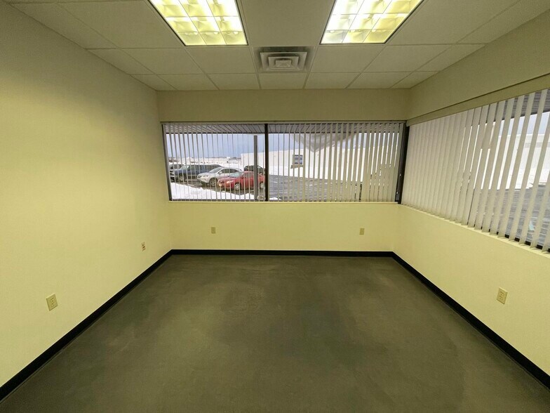 More Photos Of 2700 Davitt St, Sault Sainte Marie Office For Lease