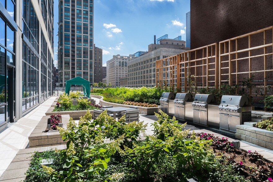 More Photos Of 73 E Lake St, Chicago Apartments For Sale