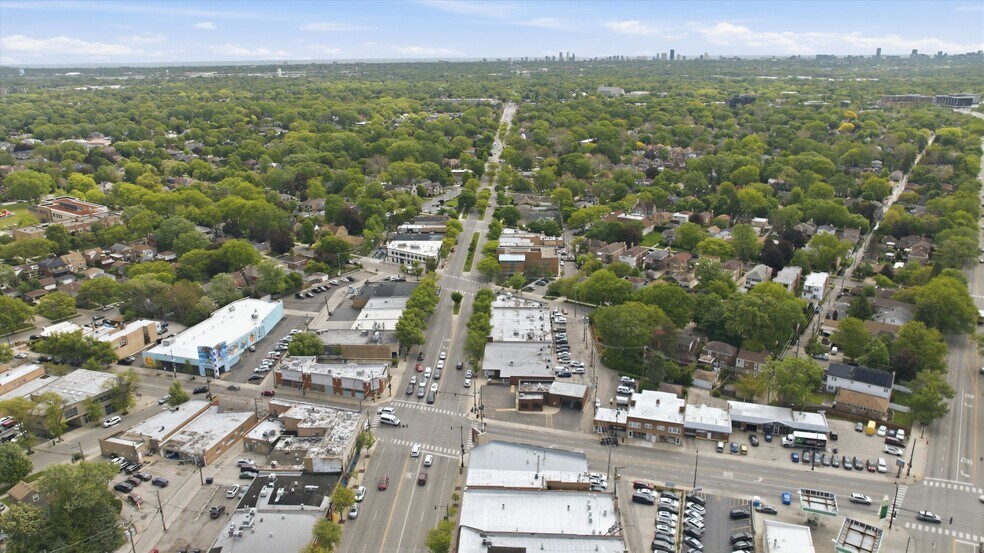 More Photos Of 5337-5353 W Devon Ave, Chicago Storefront Retail Office For Sale