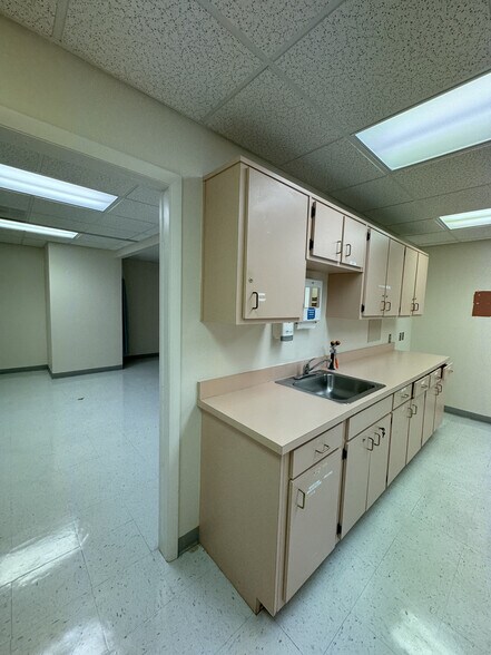 More Photos Of 830 Century Medical Dr, Titusville Medical For Sale