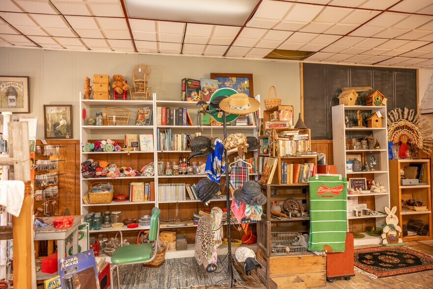 More Photos Of 215 Main St, Elroy Storefront Retail Residential For Sale