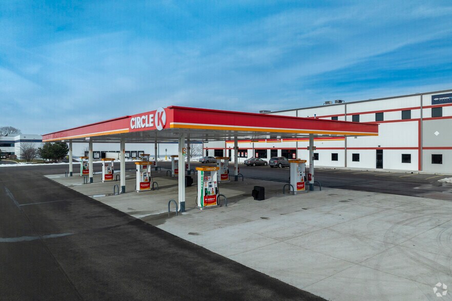 More Photos Of 70 Airport Rd, Elgin General Retail For Sale