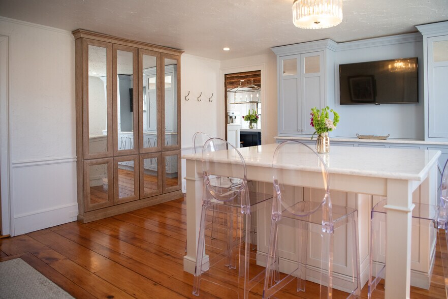 More Photos Of 25 Washington St, Norwell Freestanding For Sale