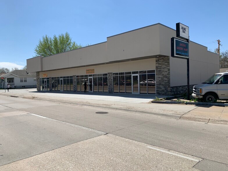 More Photos Of 1433 N 27th St, Lincoln Storefront Retail Office For Lease