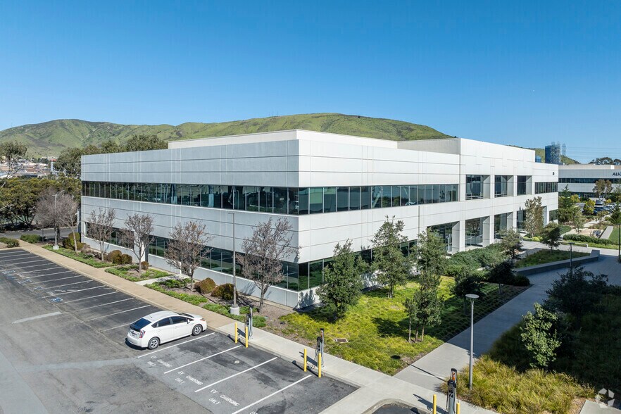Primary Photo Of 225 Gateway Blvd, South San Francisco Research And Development For Lease