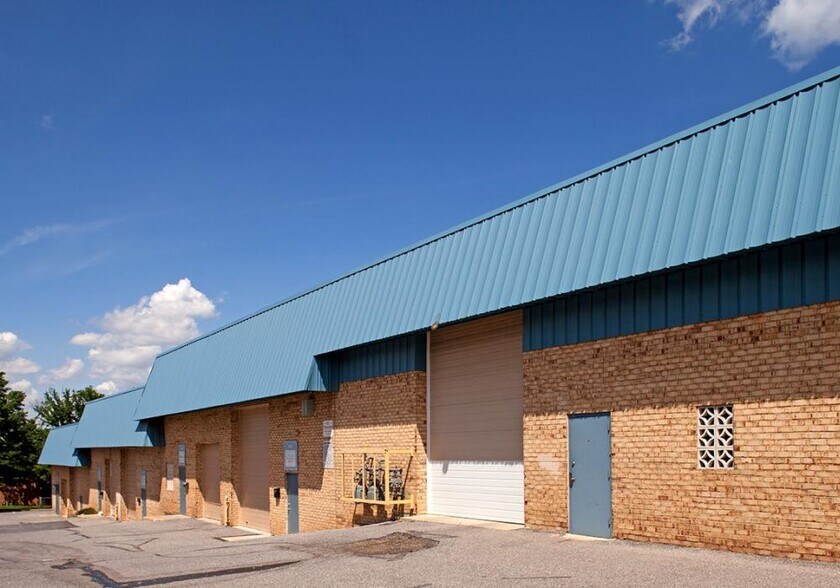More Photos Of 2652-2664 W Patapsco Ave, Baltimore Unknown For Lease