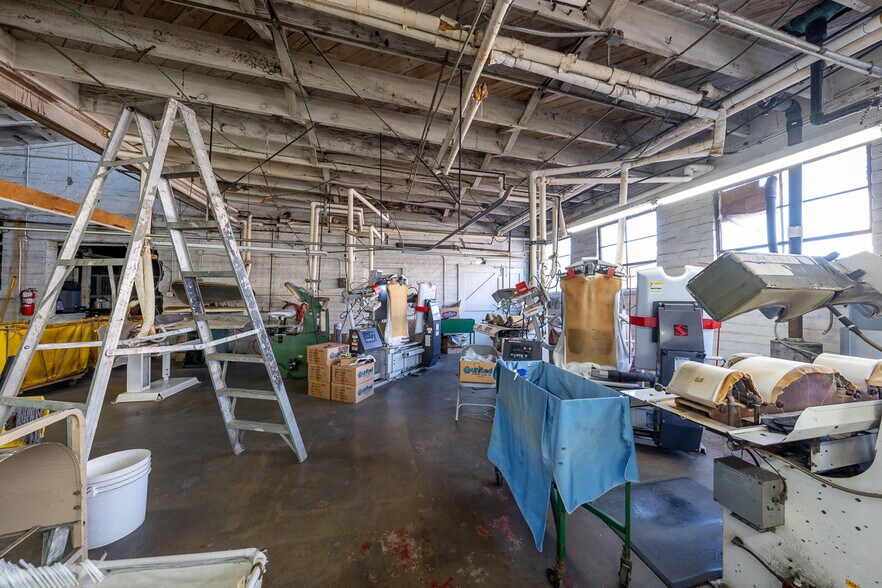 More Photos Of 46-48 Broadway, Chula Vista Freestanding For Sale