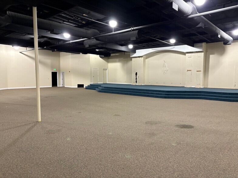 More Photos Of 2340 Technology Pky, Hollister Warehouse For Sale