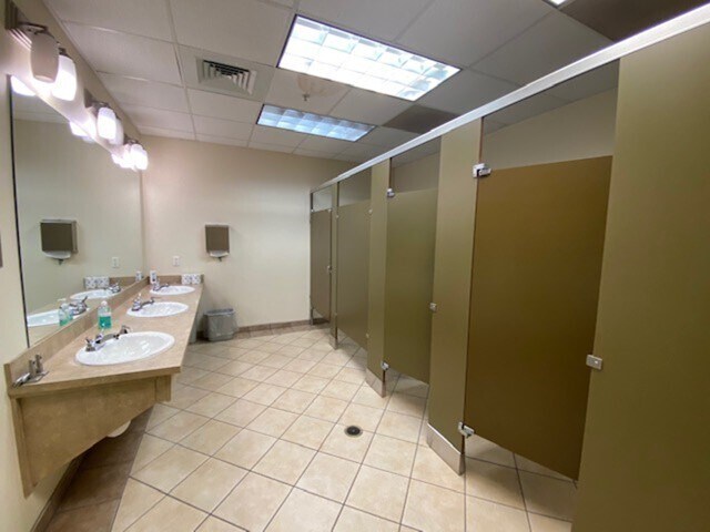 More Photos Of 1925 E 2nd Ave, Tampa Medical For Lease