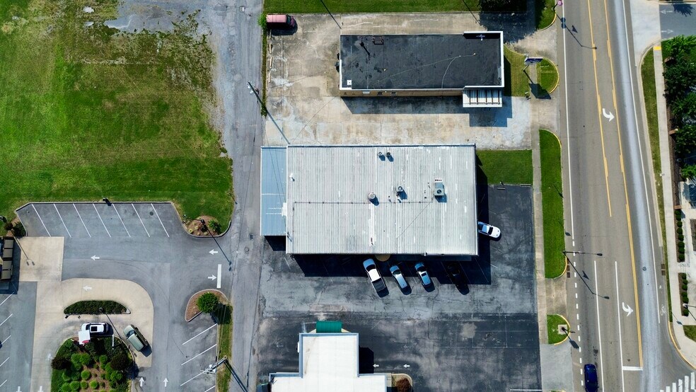 More Photos Of 444 W Center St, Kingsport Flex For Sale