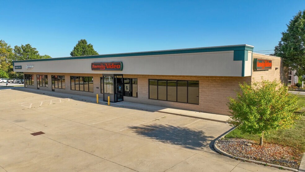 More Photos Of 201-215 W High St, Saint Marys Storefront For Lease