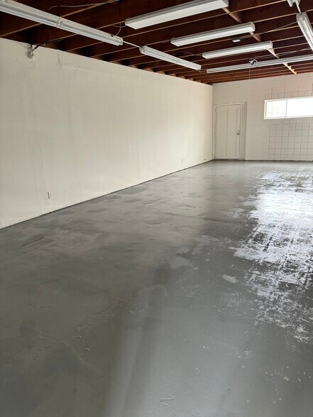 More Photos Of 292-298 S Irwindale Ave, Azusa Warehouse For Lease
