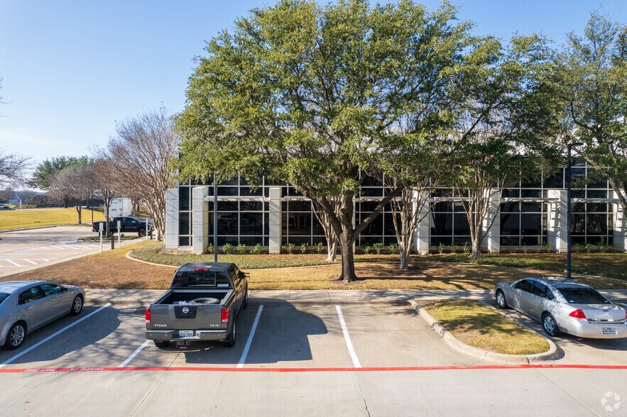 More Photos Of 5601 Alliance Gateway Fwy, Fort Worth Warehouse For Lease