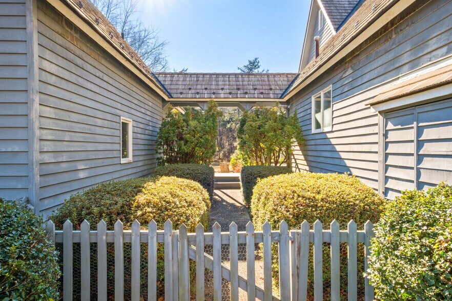 More Photos Of 112 Blue Chickory Ln, Nellysford Specialty For Sale