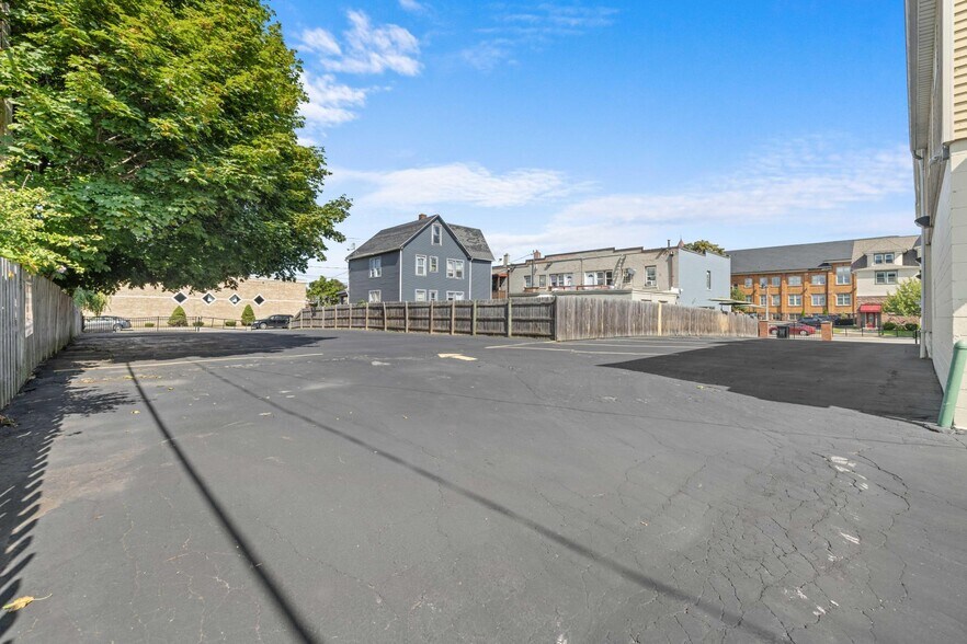 More Photos Of 1975 Seneca St, Buffalo Office For Sale