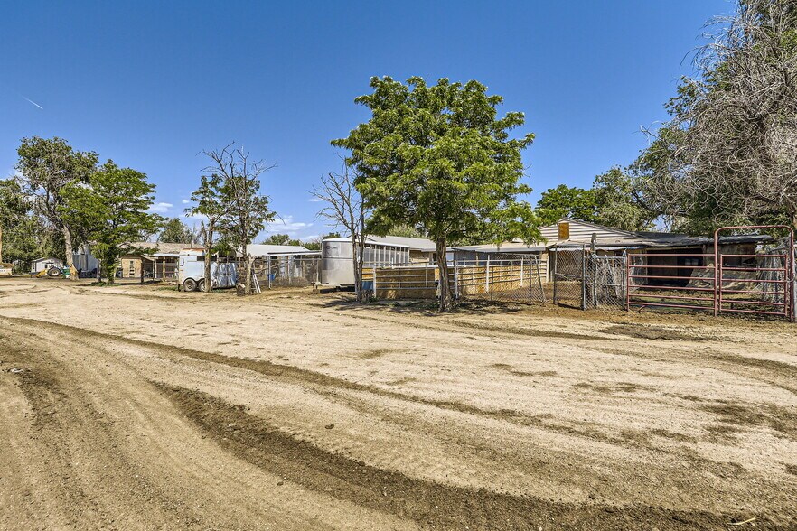 More Photos Of 8690 Verbena St, Commerce City Warehouse For Sale