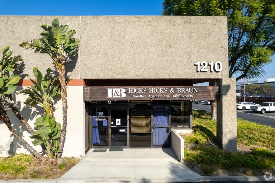 More Photos Of 1240 N Jefferson St, Anaheim Warehouse For Sale