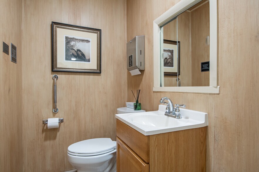 More Photos Of 3027 Aloma Ave, Winter Park Medical For Lease