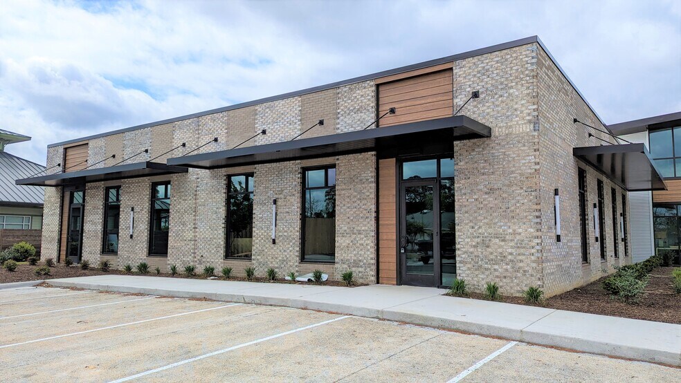 More Photos Of 1217 Magnolia Village Way, Leland Office For Lease