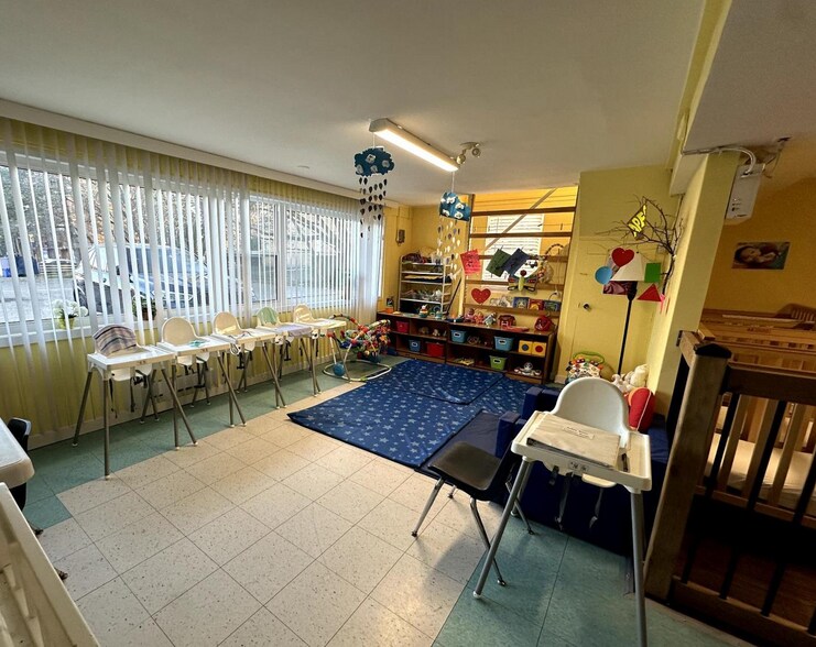 More Photos Of 83 Dunlop St, Richmond Hill Daycare Center For Sale