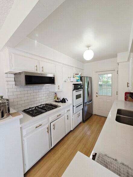 More Photos Of 3338 Mentone Ave, Los Angeles Apartments For Sale