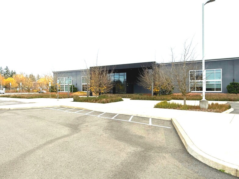 More Photos Of 9600 SW Boeckman Rd, Wilsonville Manufacturing For Sale