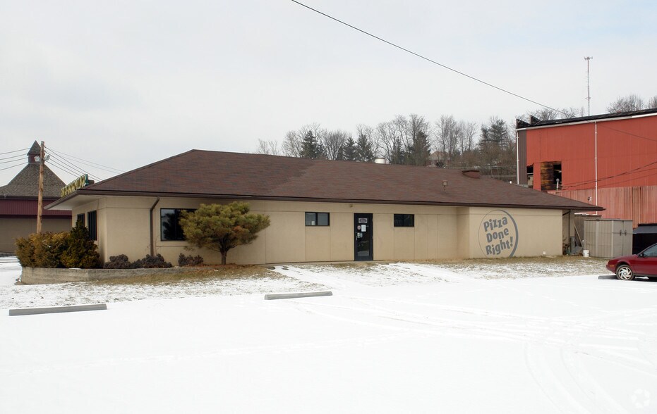 More Photos Of 111 Pike St, Marietta General Retail For Sale