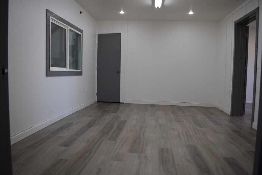 More Photos Of 4216 W 7th Ave, Eugene Warehouse For Lease