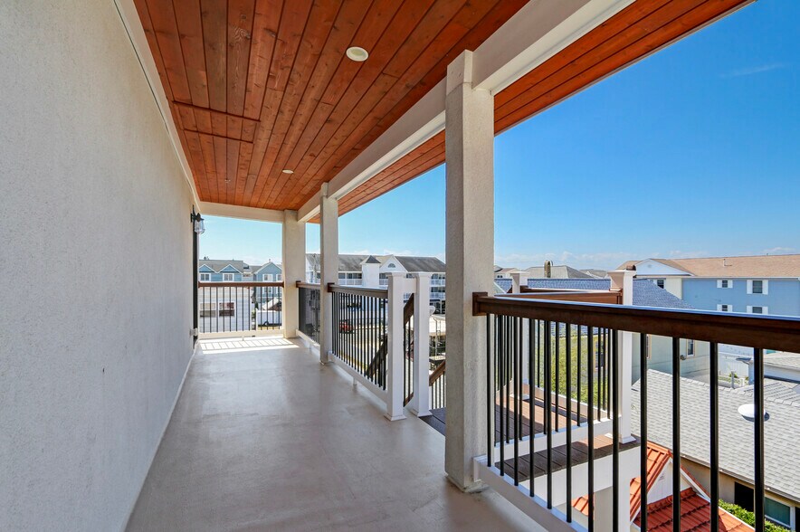 More Photos Of 5100 Atlantic Ave, Wildwood Hotel For Sale