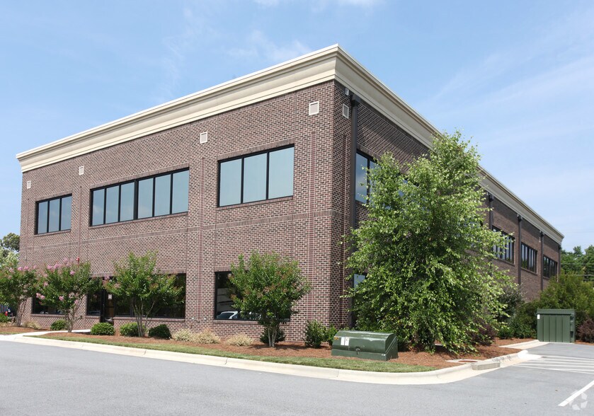 More Photos Of 1400 Eastchester Dr, High Point Office For Sale