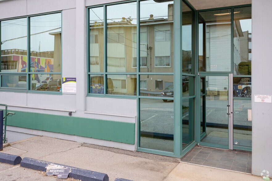 More Photos Of 2323 Quebec St, Vancouver Showroom For Lease