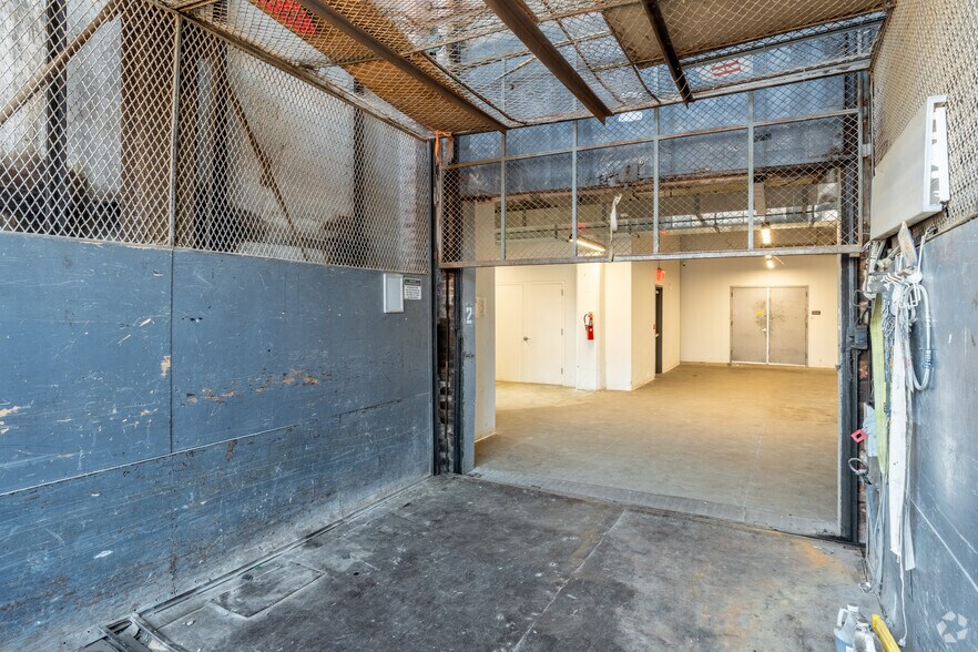 More Photos Of 14 53rd St, Brooklyn Flex For Sale