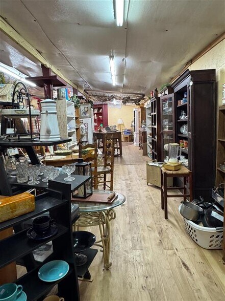 More Photos Of 104 E Railroad Ave, Glendale Freestanding For Sale