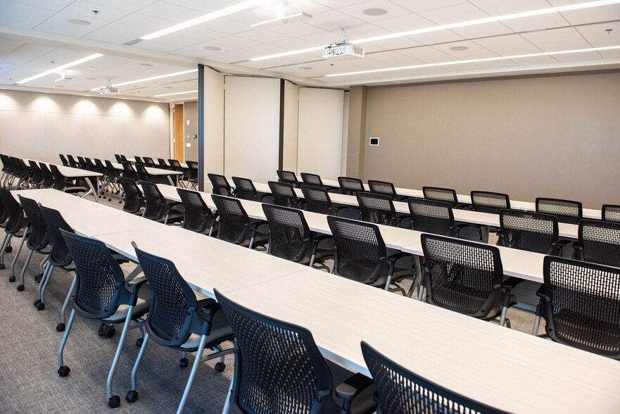 More Photos Of 3625 Cumberland Blvd SE, Atlanta Office For Lease