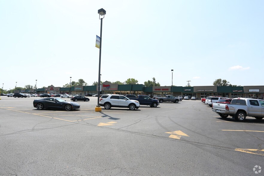 More Photos Of 8027-8135 State Ave, Kansas City General Retail For Lease