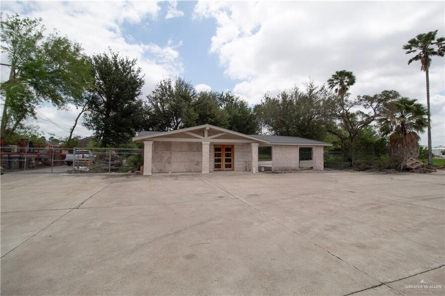 More Photos Of 2900 N McColl Rd, McAllen Office For Sale