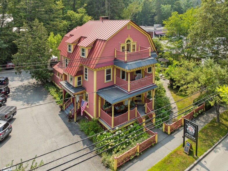 More Photos Of 41 Pleasant St, Woodstock Hospitality For Sale