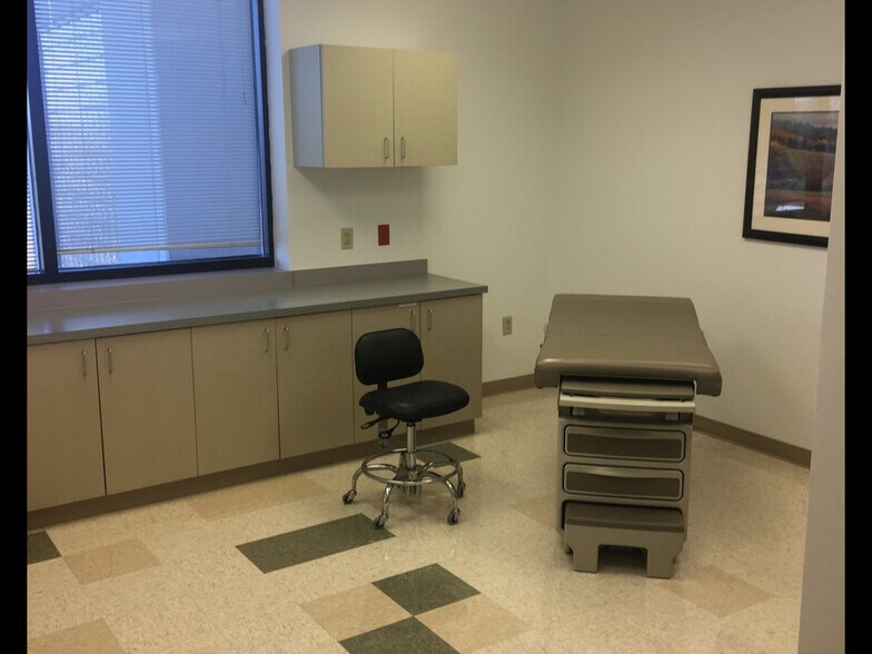 More Photos Of 399 W Campbell Rd, Richardson Medical For Lease