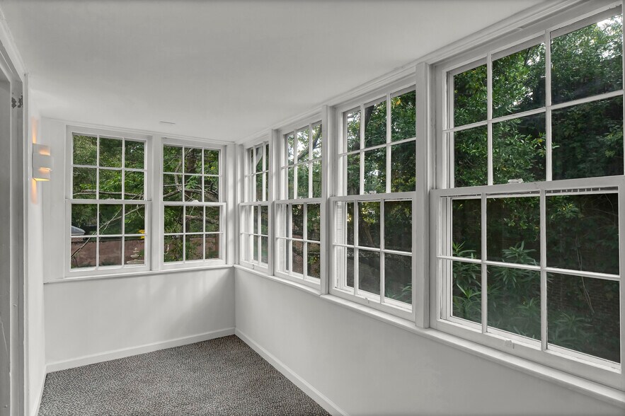 More Photos Of 12 N 5th Ave, Wilmington Office Residential For Sale