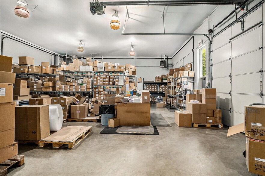 More Photos Of 4165 Lippincott Blvd, Burton Light Distribution For Sale