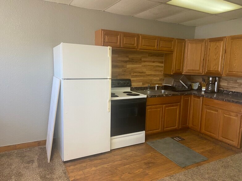 More Photos Of 1047 E Highway 121, Lewisville Self Storage For Lease