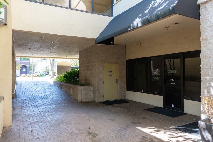 More Photos Of 695 Oak Grove Ave, Menlo Park Medical For Sale