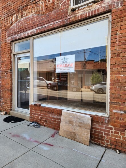 More Photos Of 1736 N Broad St, Commerce Office For Lease