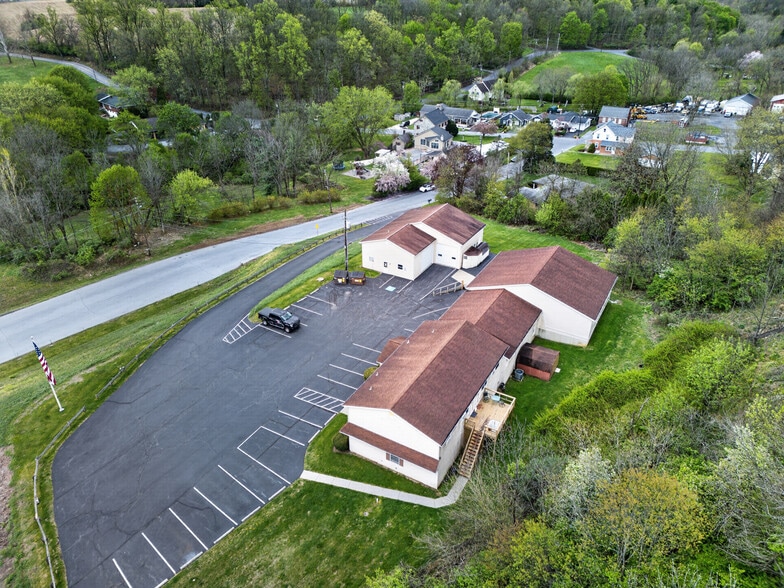 More Photos Of 5585 MacArthur Rd, Whitehall Showroom For Sale