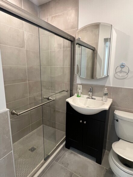 More Photos Of 926 Flatbush Ave, Brooklyn General Retail For Sale