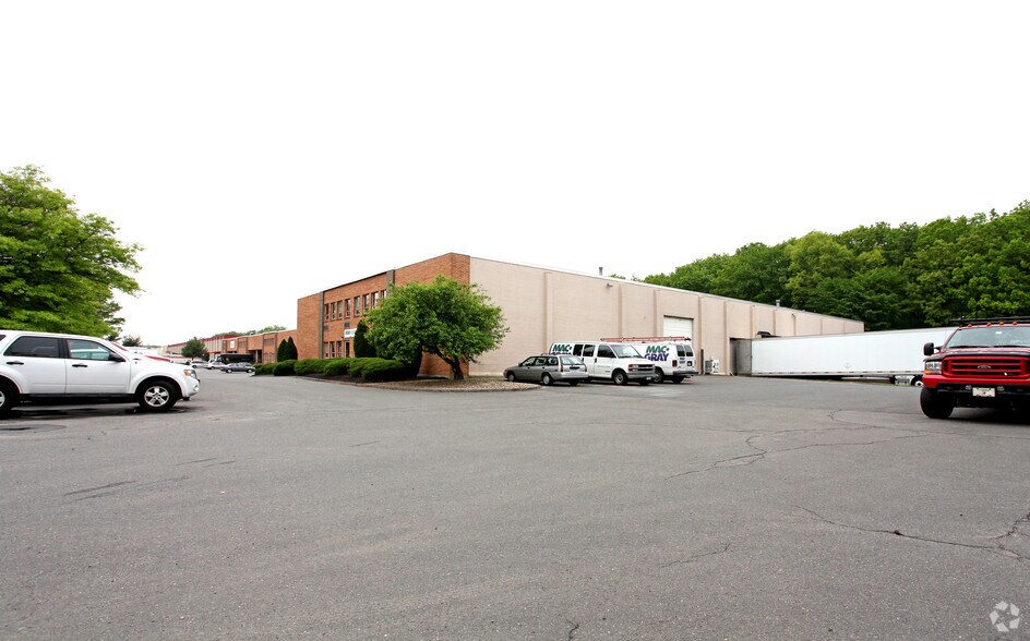 More Photos Of 226-262 Prestige Park Rd, East Hartford Light Distribution For Lease