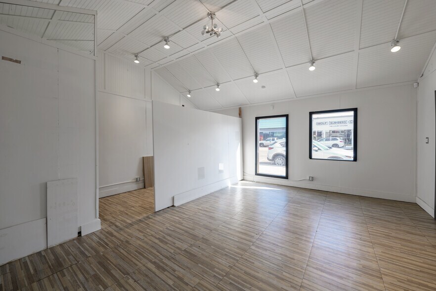 More Photos Of 537-539 N La Cienega Blvd, Los Angeles General Retail For Lease