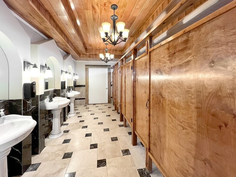 More Photos Of 2982 Harvey Bowden Rd, Paris Winery Vineyard For Sale