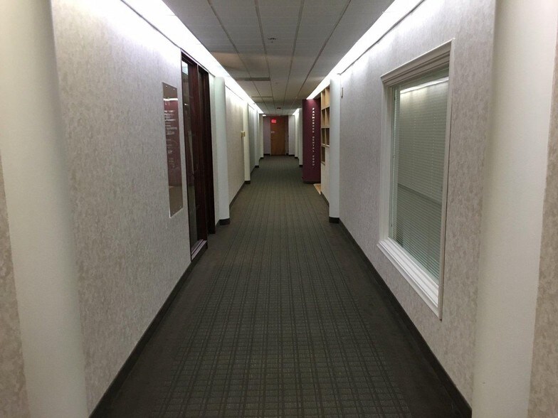 More Photos Of 29877 Telegraph Rd, Southfield Medical For Lease